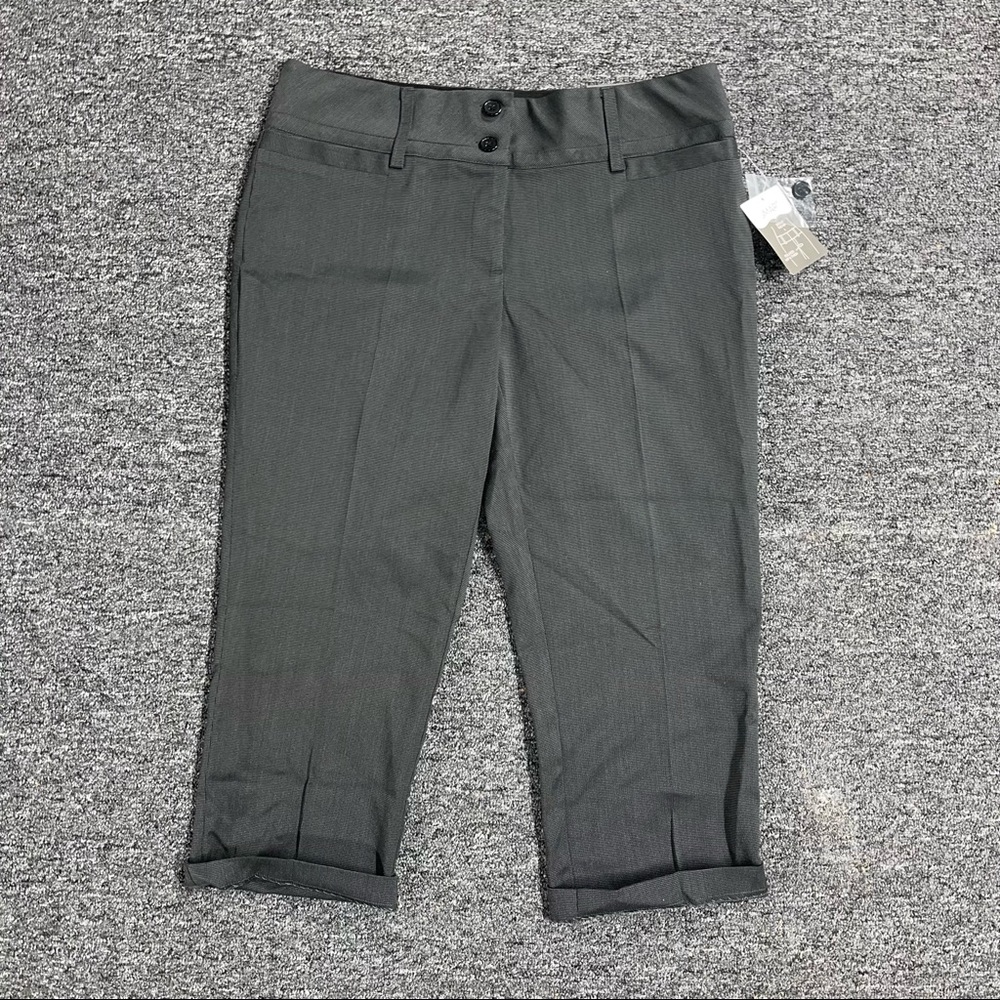 Maurices Dressy Capris Sits at the Hip - Gray